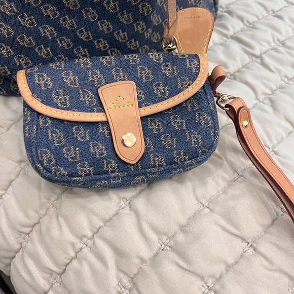Dooney & Bourke Navy and Tan Shoulder Bag - Picture 10 of 14